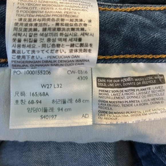 Levi's Women's Straight Leg Jeans in Denim Blue - Picture 13 of 13